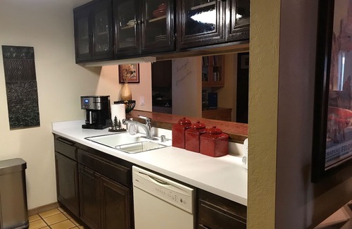 Mammoth Lakes Condo | Beautiful Snowcreek Condo - 1 Bdrm, Loft & Bonus Room - Pet Friendly