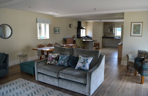 Hartwell House | Beautiful Stone Barn in stunning rural Buckinghamshire