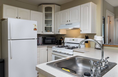 Saratoga Springs Apartment | Beautiful studio apartment in Saratoga - short walk to downtown