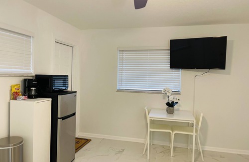 Conway Apartment | Beautiful Studio near Int. Drive, Disney & Airport.