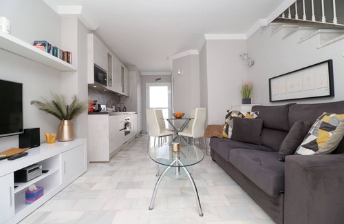 Urbanizacion Hacienda las Chapas House | Beautiful sunny townhouse - great resort facilities