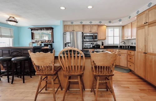 Seabrook House | Beautiful sunset views/Central AC/4 Bedroom 2 Bathroom Home