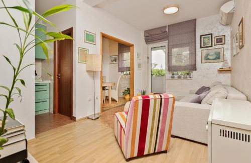 Dobrota Apartment | Beautiful Tiki Apartment