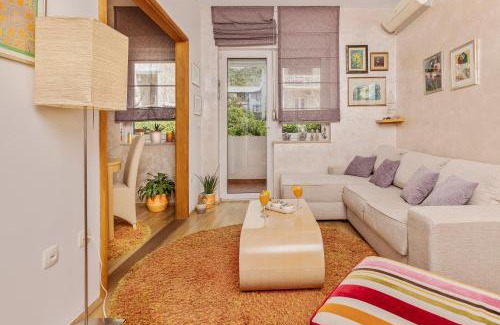 Dobrota Apartment | Beautiful Tiki Apartment