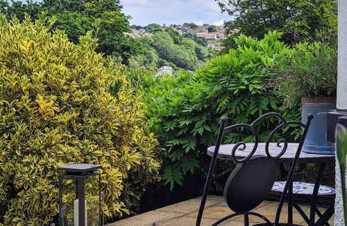 West Looe House | Beautiful town house with Nordic flair and views over the estuary