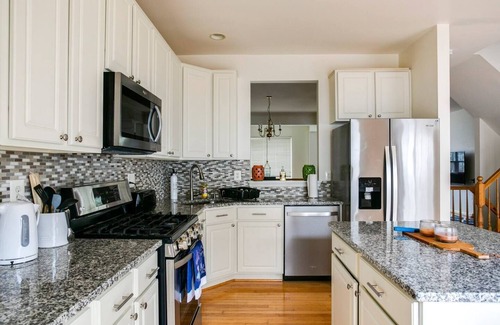 Lowes Island House | Beautiful Townhome