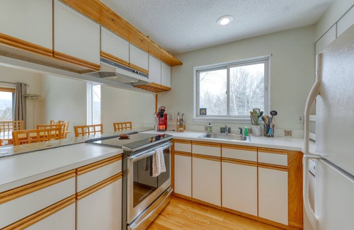 Carroll County House | Beautiful townhome w/mountain views from the deck, near skiing