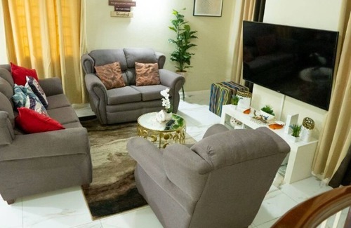 Havendale House | Beautiful Townhouse in Gated Kingstons Haven