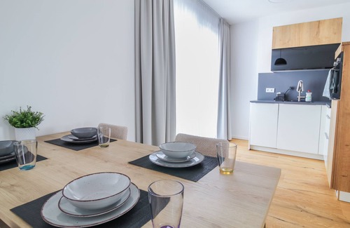 Friedrichshain Apartment | Beautiful two-room apartment on the 4th floor with lots of space