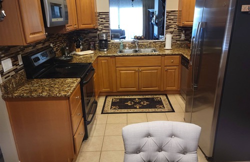 San Carlos Condo | Beautiful upscale condo with many great amenities!