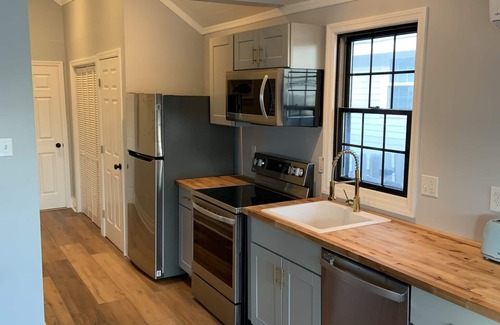 Goshen House | Beautiful Stone Harbor bay marshland views and stunning sunsets. Close to beach