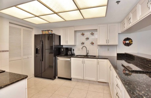 Bridgeport Heights Condo | Beautiful two bedroom condo