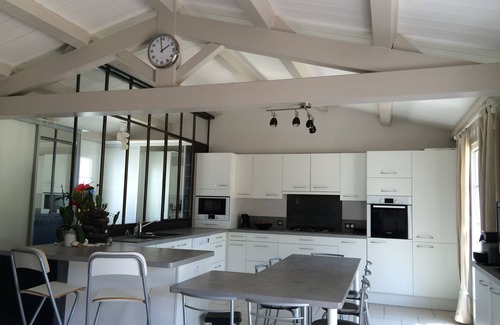Le Chateau-d'Oleron Villa | Beautiful villa with pool and park