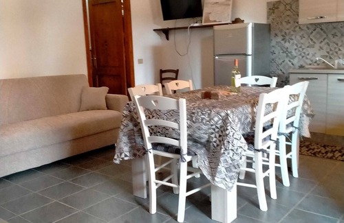 San Salvatore House | Beautiful vacation home surrounded by greenery near cabras