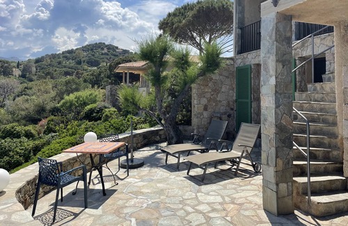 Marine de Davia House | Beautiful vacation home by the sea with direct access to the beach, near Ile Rousse