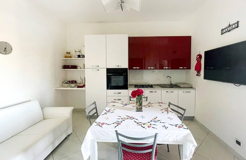 Aradeo Apartment | Beautiful vacation home with common courtyard and bar area.