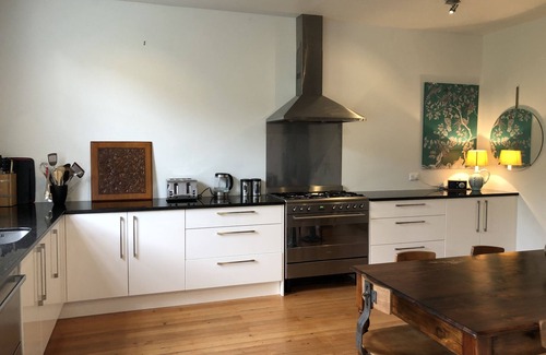 South Head House | Beautiful villa by Lake Kereta and Woodhill Forest