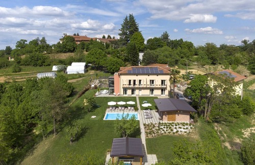 Monteu Roero Villa | Beautiful Villa Casa San Grato in Piemonte