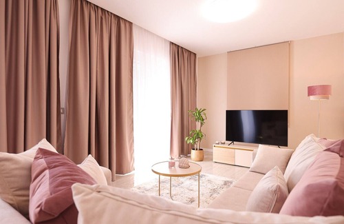 Zemunik Donji Villa | Beautiful Villa D-Palace