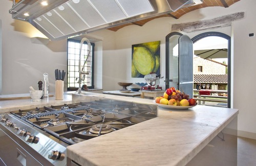 Gaiole in Chianti Villa | Beautiful villa for 16 guests with WIFI, private pool, A/C, TV, patio, panoramic view and parking