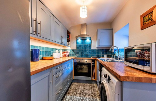 Trefor House | Beautiful villa for 6 guests with WIFI, terrace and pets allowed