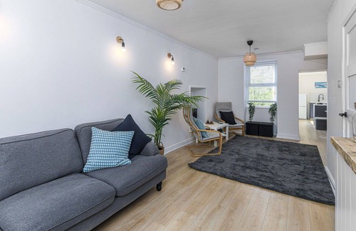 Rhiwbryfdir House | Beautiful villa for 6 people with WIFI, terrace, pets allowed and parking