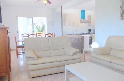 Montserrat House | Beautiful Villa Vista