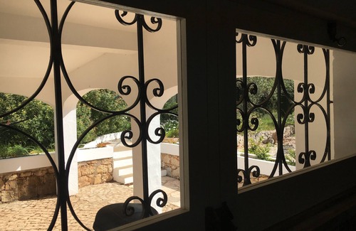 Monte Raposo Villa | beautiful villa with private pool, bbq, wifi, 10 mins from the sea and golf