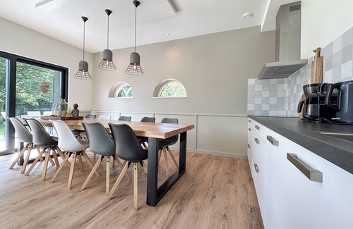 Rijsbergen House | Beautiful villa with hot tub and great view