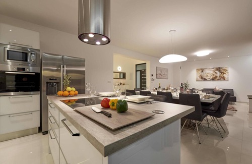 Trogir Villa | Beautiful villa with sea view 2 minutes from the centre of Trogir- Villa Trogir