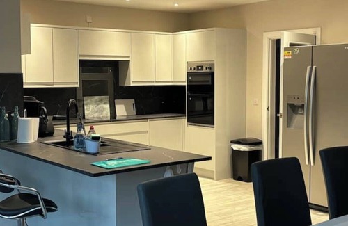 Pottersbury House | Beautiful Village Property