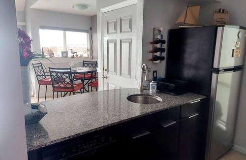 Corpus Christi Condo | Beautiful Waterfront Condo, Boat dock, 2bd/2bath, washer/dryer, great fishing!