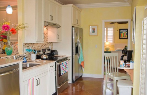 Matlacha House | Beautiful waterfront 2-bed/2-bath island getaway on Matlacha Island.