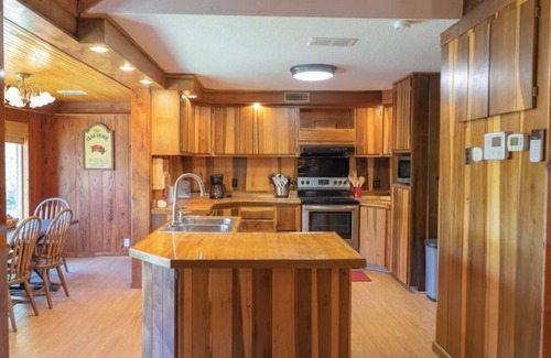Gautier Cabin | BEAUTIFUL WATERFRONT . GNAT SCREENED BOATHOUSE AND AJOINING COVERED BOAT SLIPSn