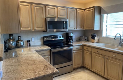 North Scottsdale Condo | Beautifully Appointed 1600sqft Condo in Prime Location