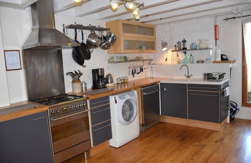 Crazannes House | Beautifully converted barn, 3 bedroom, 5 min River Charente, 40 min from beaches
