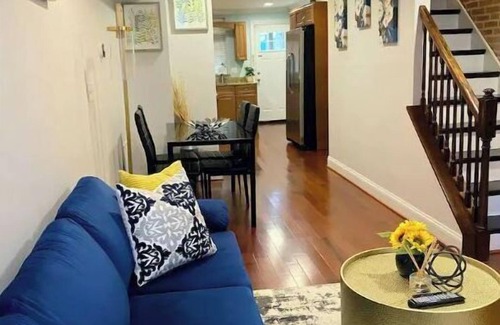 South Baltimore House | Beautifully decorated Federal Hill home w/rooftop