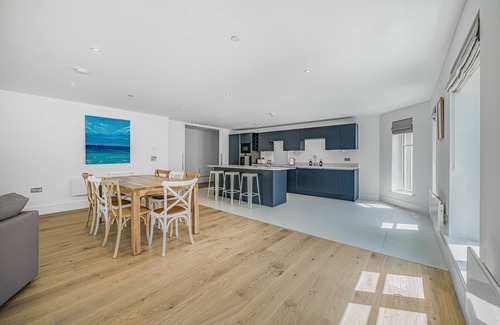 Lynmouth Apartment | Beautifully furnished apartment with outstanding sea views!