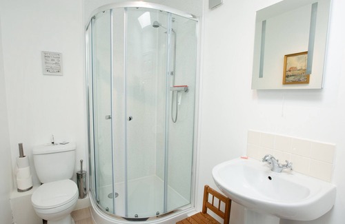 Huntingdon Cottage | Beautifully presented 2 bed fully equipped farm cottage