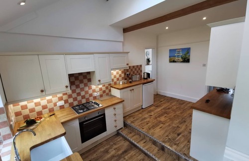 Bognor Regis House | Beautifully renovated gate house 4 minutes walk from the beach