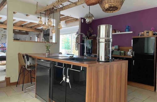 Degre House | Beautifully renovated barn, covered/heated swimming pool, close to activities and 24-hour circuit.