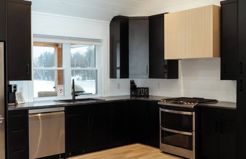 Scotia Cottage | Beaver Hollow at Algonquin Woods, Lake Front Cottage