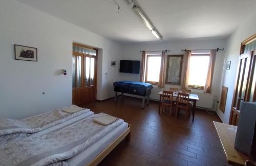 Hajos Apartment | Beck Pince