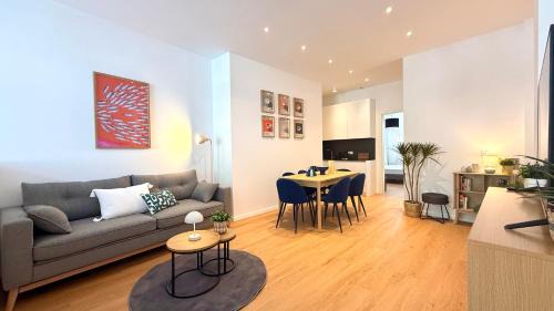 Berg am Laim Apartment | BeckHomes Munich, 210 QM, 20 Guests, 7 BR, 3 stylish central separable apartments or one large unit