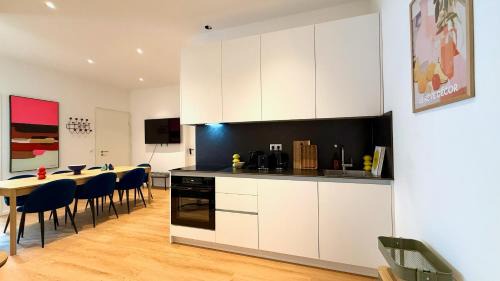 Berg am Laim Apartment | BeckHomes Munich, 210 QM, 20 Guests, 7 BR, 3 stylish central separable apartments or one large unit