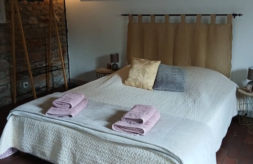 La Chapelle-de-Bragny House | Bed and breakfast 18th century character house close to culture and gastronomy