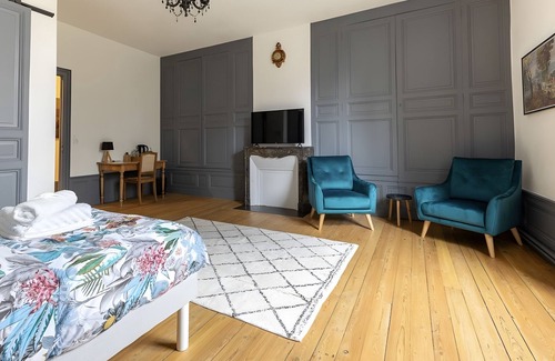 Joze Bed & Breakfast | Bed and Breakfast 'Chambre D'hôte 2' with Shared Terrace, Wi-Fi and Air Conditioning
