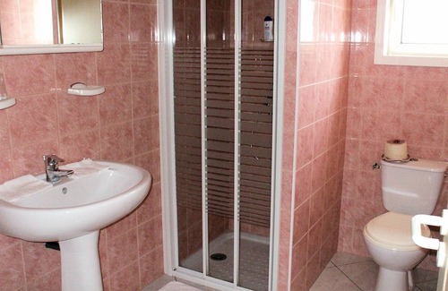 Issel House | Bed and Breakfast Domaine de la Pendule 3