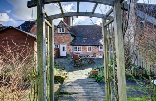 Crondall Bed & Breakfast | Bed and breakfast ∙ 2 bedrooms ∙ 3 guests
