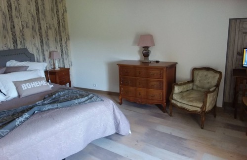 Montmoreau-Saint-Cybard House | Bed and Breakfast 'MONTIS MAURELLI' room 2